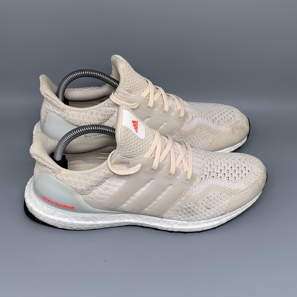 Adidas Ultraboost 5.0 DNA Running Shoes GZ0447 Women’s Sz 9